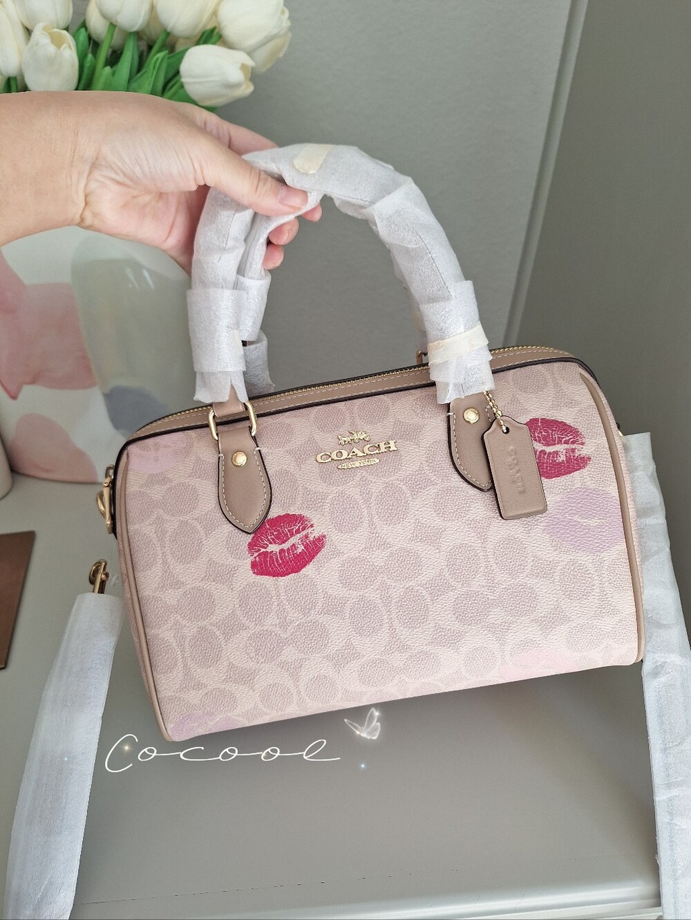NWT Coach Rowan Satchel Bag Signature With Lips Print CZ934 (Sand color)💋💋💋